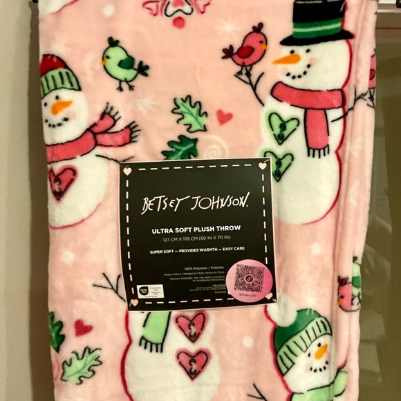 Betsey Johnson 🎁Snowman Snowflake Christmas Holiday Blanket NWT🎁Gift Ready - Picture 2 of 3